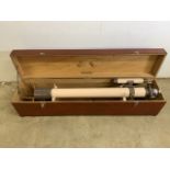 A Swift model number 831, part telescope in fitted box. (A.F)