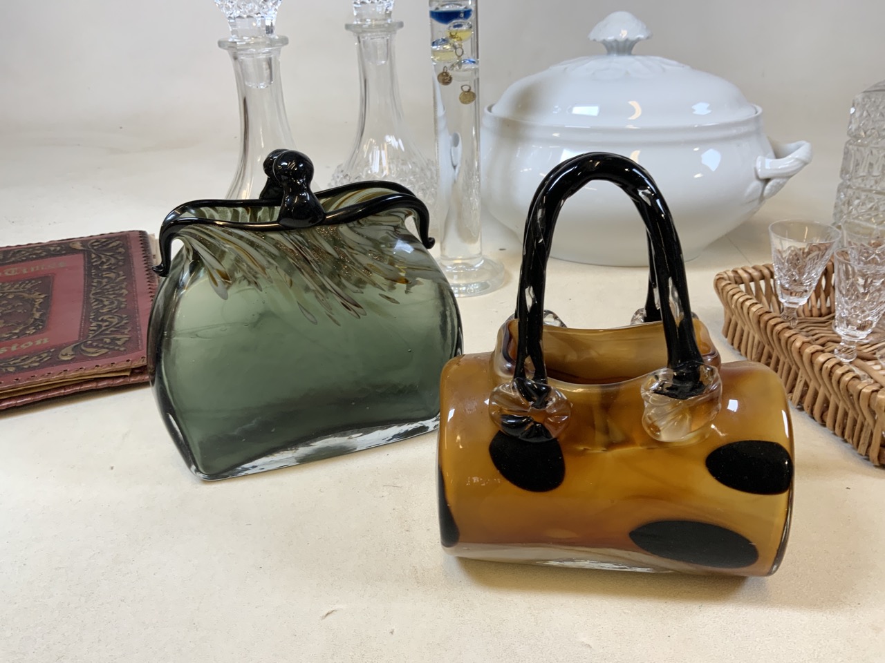 A quantity of glassware including 2 glass handbags, 4 decanters and other items - Image 2 of 6