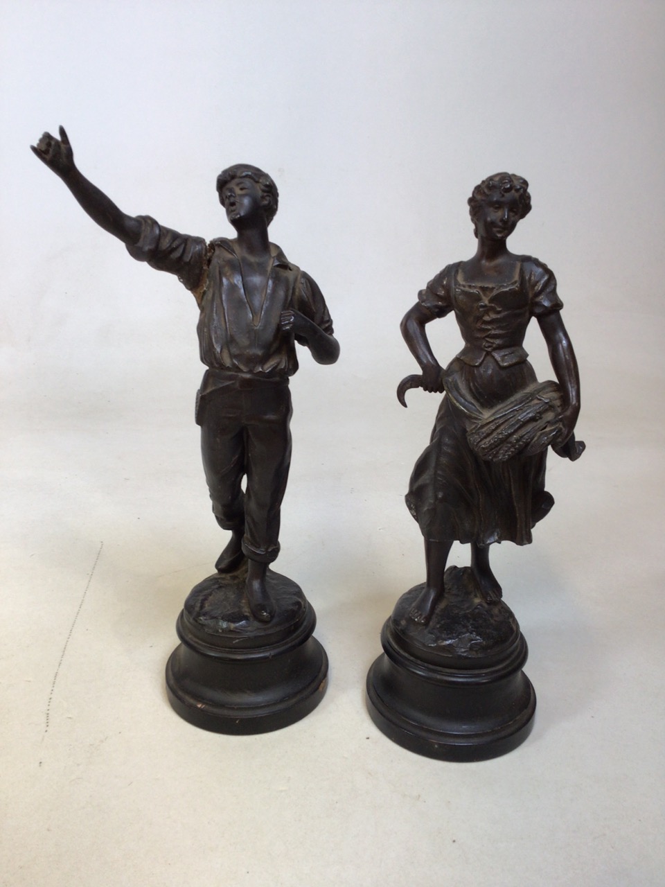 Brass chargers, an oil lamp, a pair of spelter figures and a Smiths Bakelite clock - Image 5 of 6
