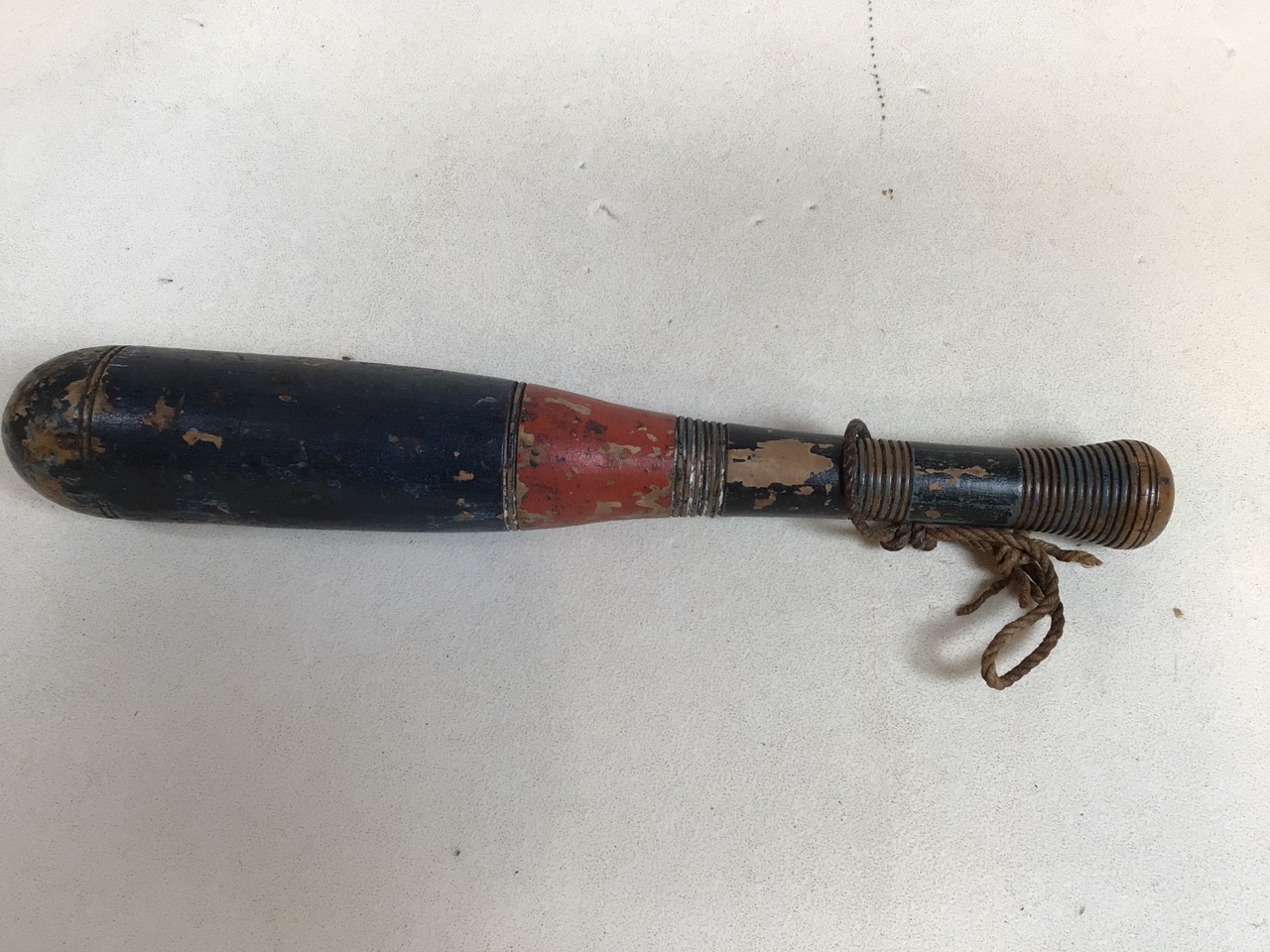 A hand painted truncheon with crown and monogram WR. Possibly William IV. Original red and blue - Image 4 of 7
