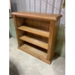 A set of solid pine bookshelves. W:93cm x D:33cm x H:93cm