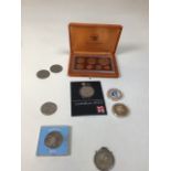A Franklin Mint boxed Cook Islands Proof set of coins together with 2 Silver Jubilee crowns dated