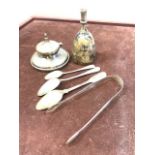 Silver spoons and tongs also with a silver plated inkwell. Silver weight 136 grams.