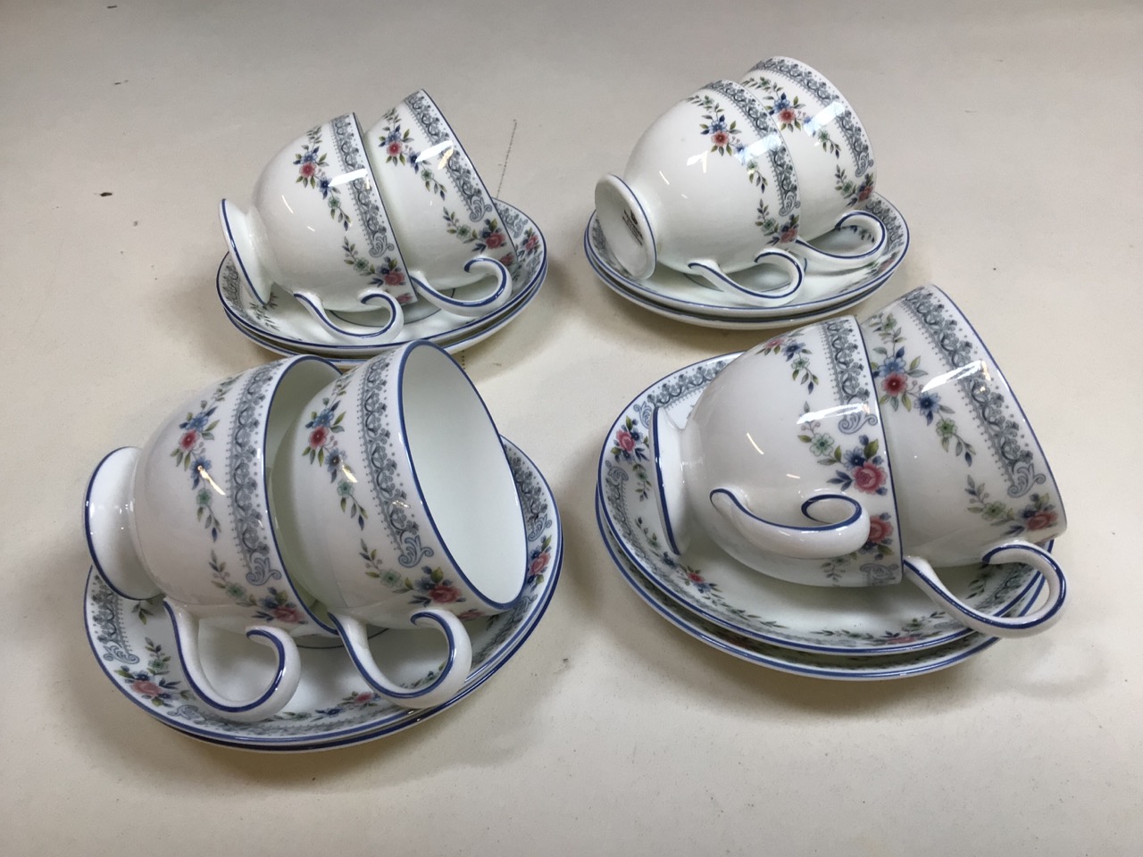 Wedgwood Rosedale dinner service comprising 7 x 11 inch dinner plates, 6 x 8 inch plates, 7 x 6 inch - Image 10 of 12