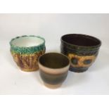 3 small ceramic planters. Fair to good condition. W:20.5cm x D:20.5cm x H:17cm