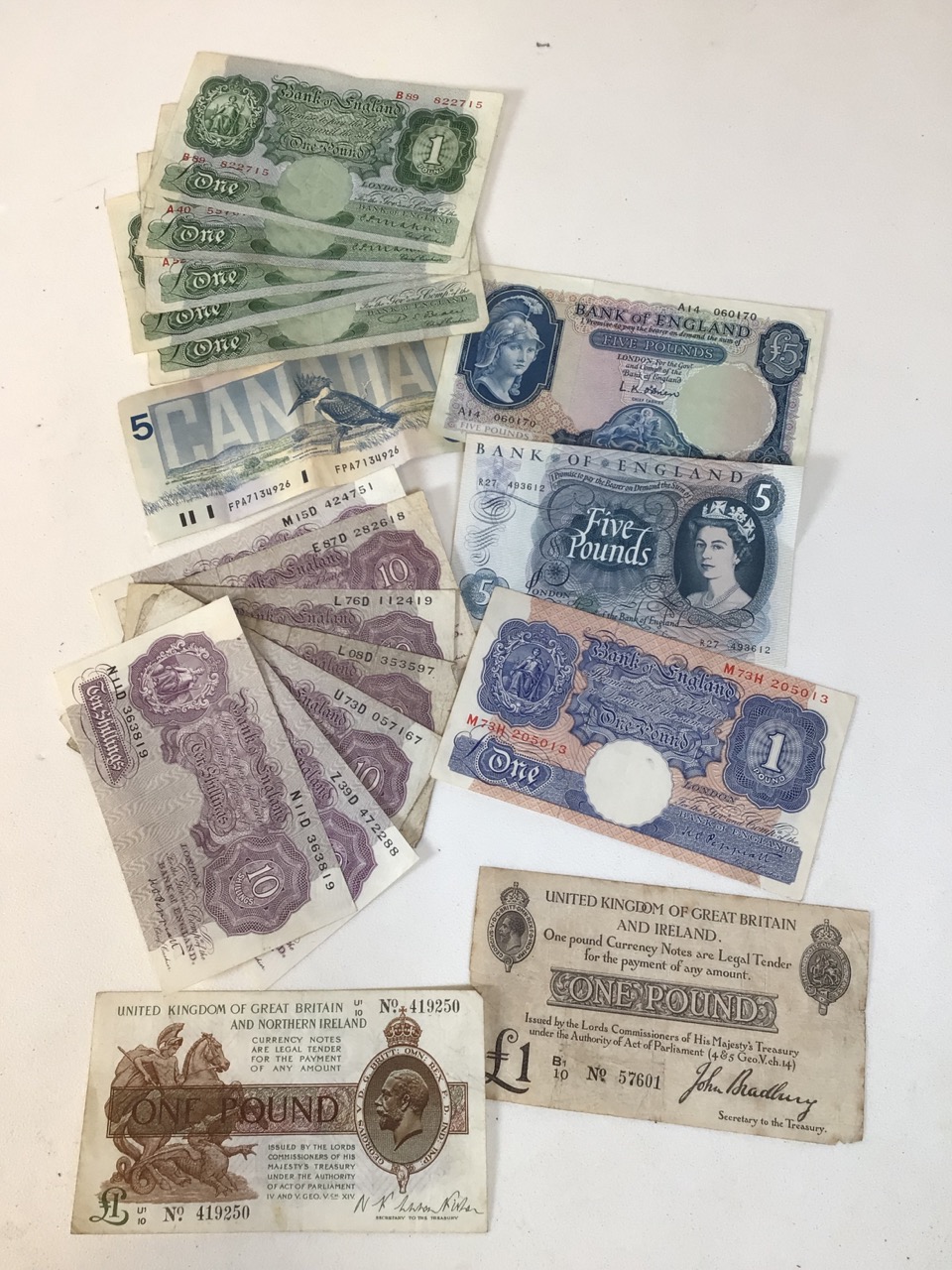 Large assortment of vintage and antique currency, with UK and worldwide coins and notes. Also with a - Bild 5 aus 13