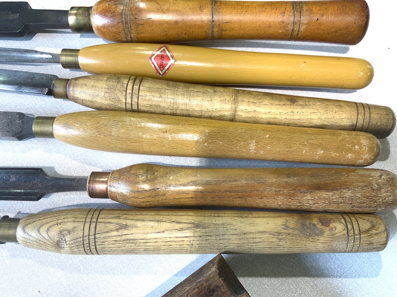 A selection of woodworkers chisels tools, Diamic, Staples, J W Smith etc. - Image 3 of 5