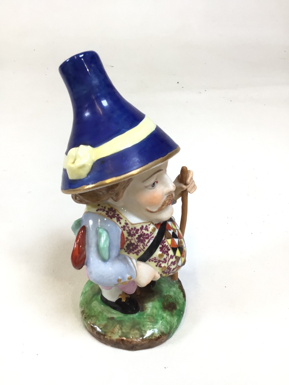 A Royal Crown Derby Pot Belly Dwarf with blue hat and harlequin and flower pattern vest. Circa - Bild 4 aus 6