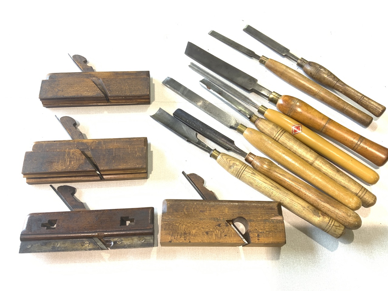 A selection of woodworkers chisels tools, Diamic, Staples, J W Smith etc. - Image 2 of 5