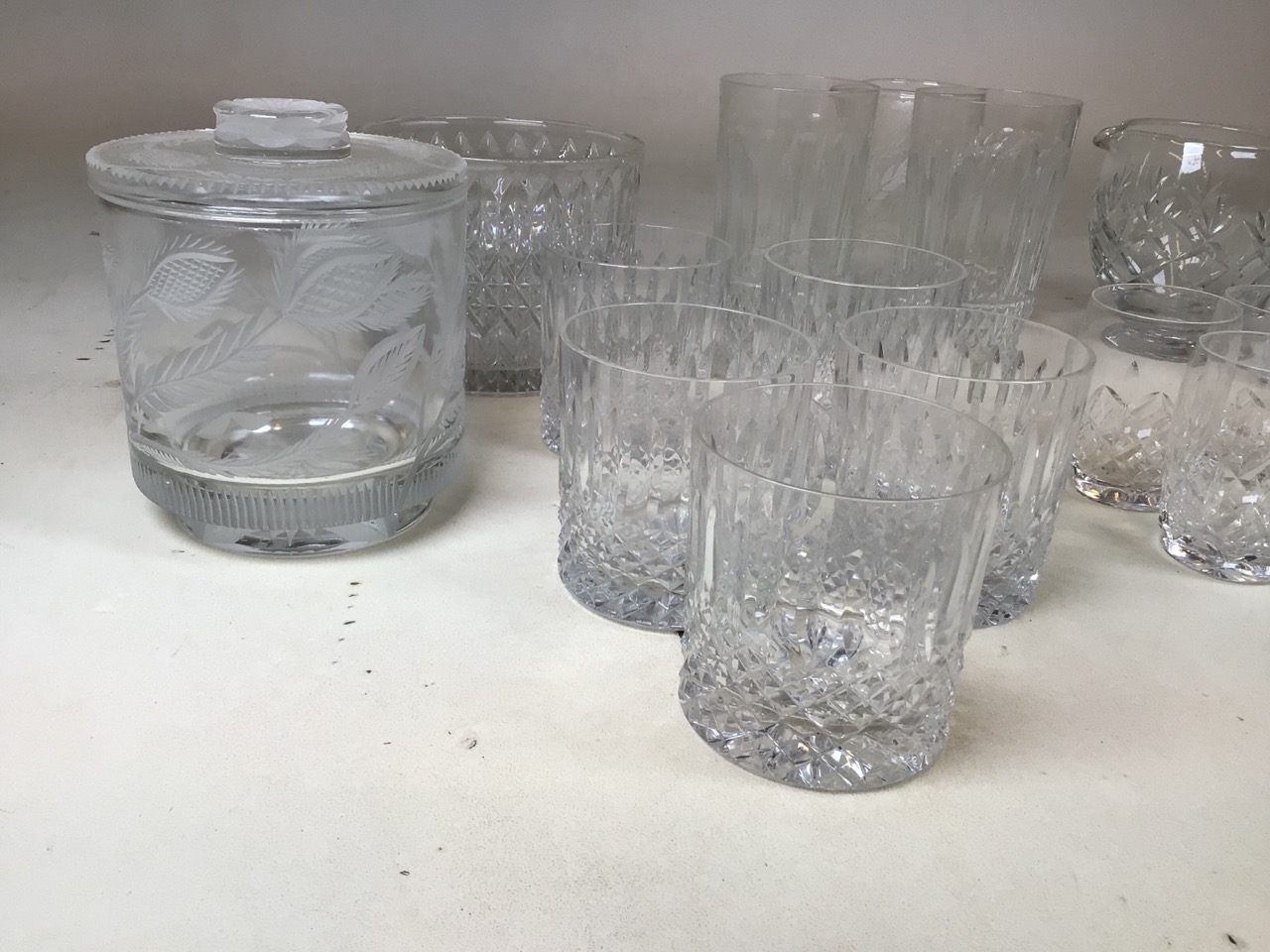 A quantity of glass including Galway Irish crystal tumblers and other items - Bild 2 aus 4