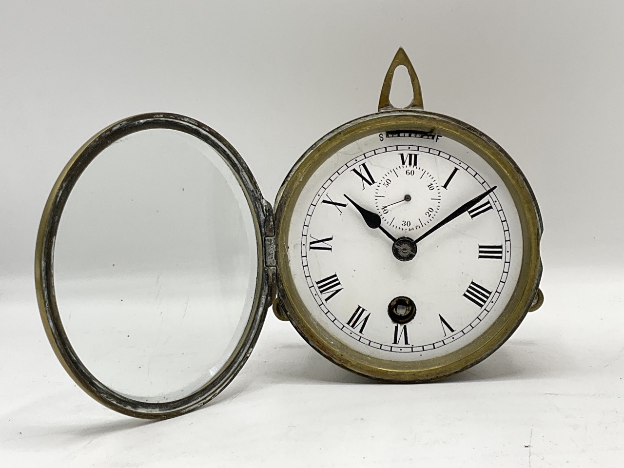 A small single train clock with 3 ½ inch white dial containing a subsidiary seconds dial. With fast - Bild 6 aus 6