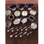 Quantity of hallmarked silver footed bowls, some with glass inserts and spoons. Good condition.
