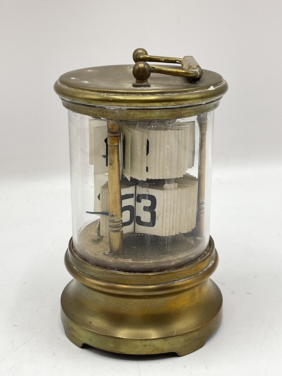 Late 19th century ticket or flip-dial clock. AF condition, the case and mechanism not secured. Brass - Bild 3 aus 9