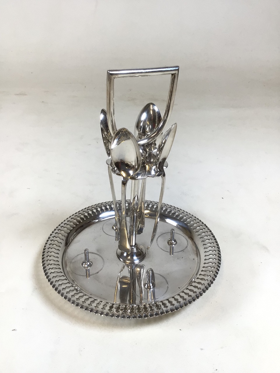 3 silver plate egg cup carousels with spoons. Each set serves 4. All in good condition. - Bild 9 aus 10