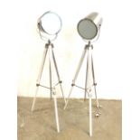 A pair of studio style contemporary spotlights. With rotate and tilt function on adjustable