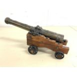 A desk top model cannon. Length 14cm.