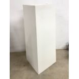 A modern white painted mfd stand. W:45cm x D:45cm x H:107cm