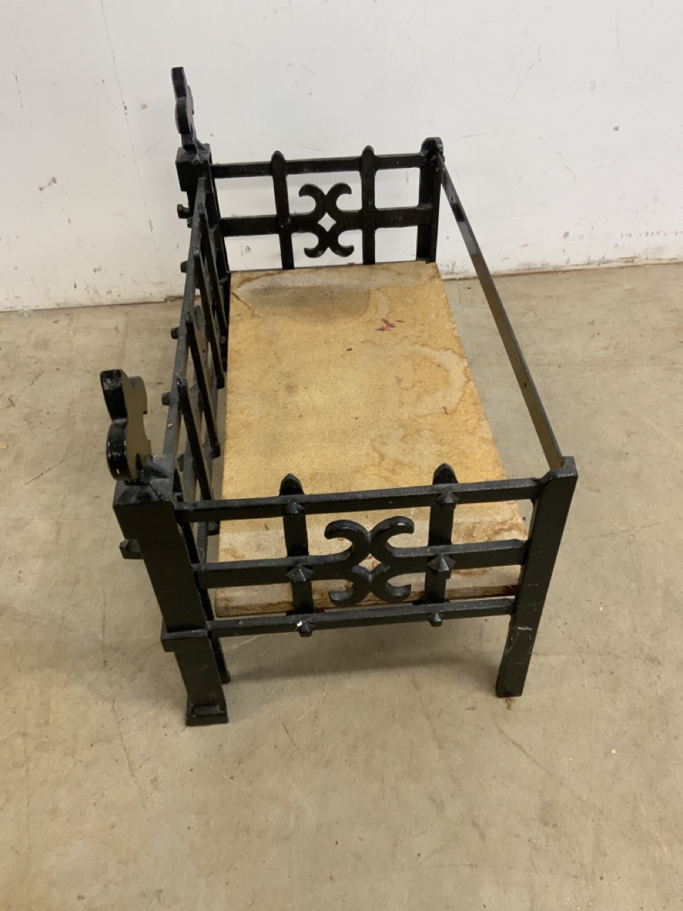 A gothic style fire grate. W:68cm x D:35cm x H:45cm - Image 3 of 3