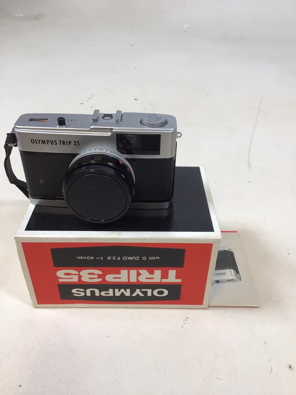 A Kodak Instamatic 400 camera in original box, a Brownie Reflex in original box and an Olympus - Image 8 of 8