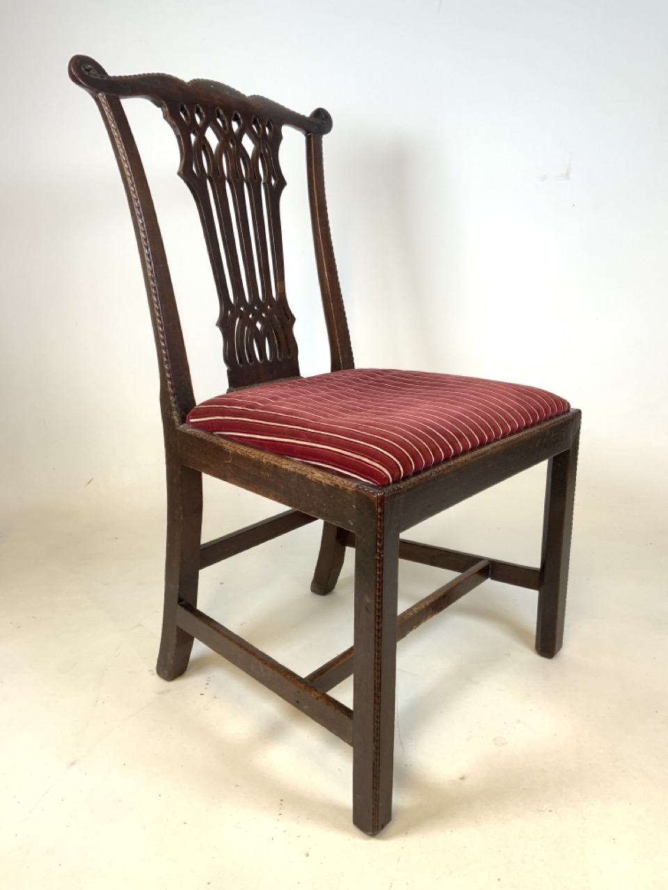 An Irish mahogany 18th century side chair with unusual rope twist carving to the edges. Seat - Image 3 of 5