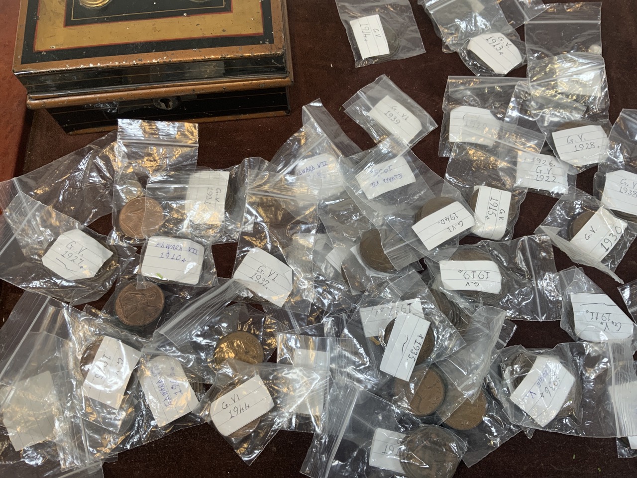 A large collection of early 20th century coinage.