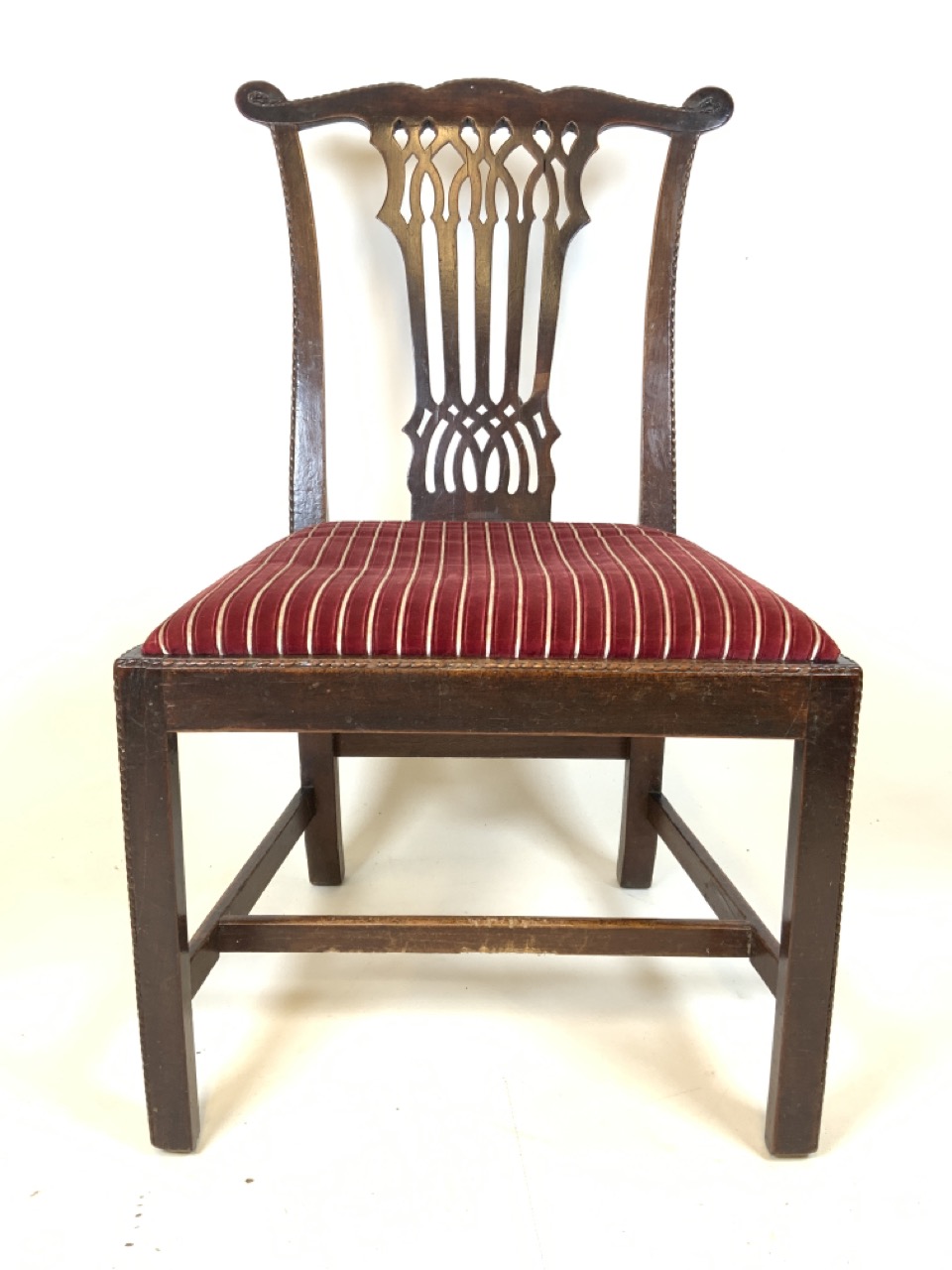 An Irish mahogany 18th century side chair with unusual rope twist carving to the edges. Seat - Image 2 of 5