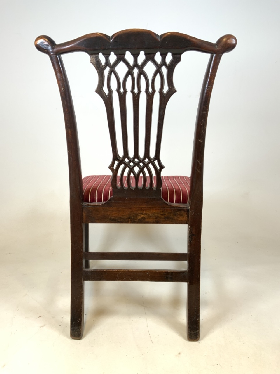 An Irish mahogany 18th century side chair with unusual rope twist carving to the edges. Seat - Image 5 of 5