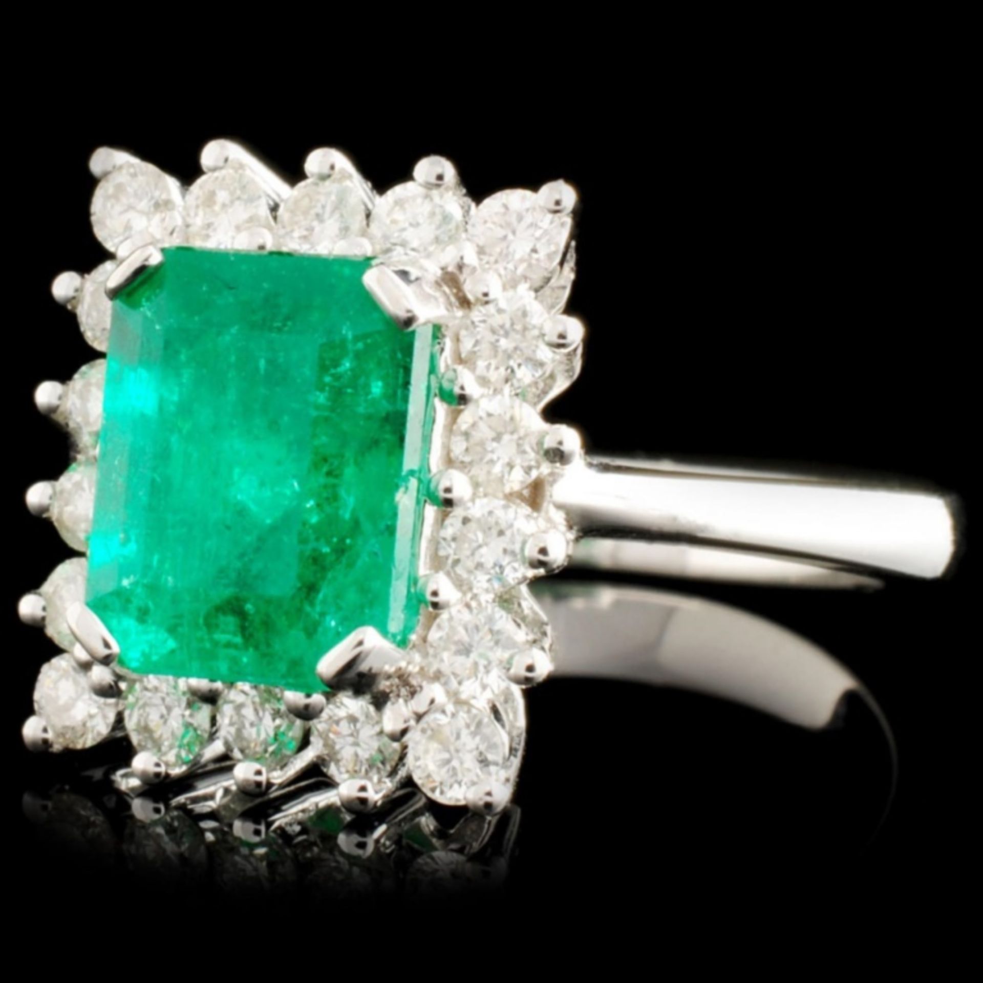 18K Gold 2.28ct Emerald & 0.57ctw Diamond Ring - Image 2 of 4