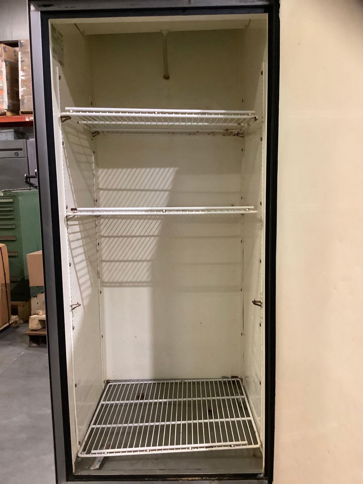 TRUE COMMERCIAL SINGLE DOOR REFRIGERATOR MODEL T-19F, APPROX 27” W x 30” L x 84” T, WORKS - Image 3 of 20