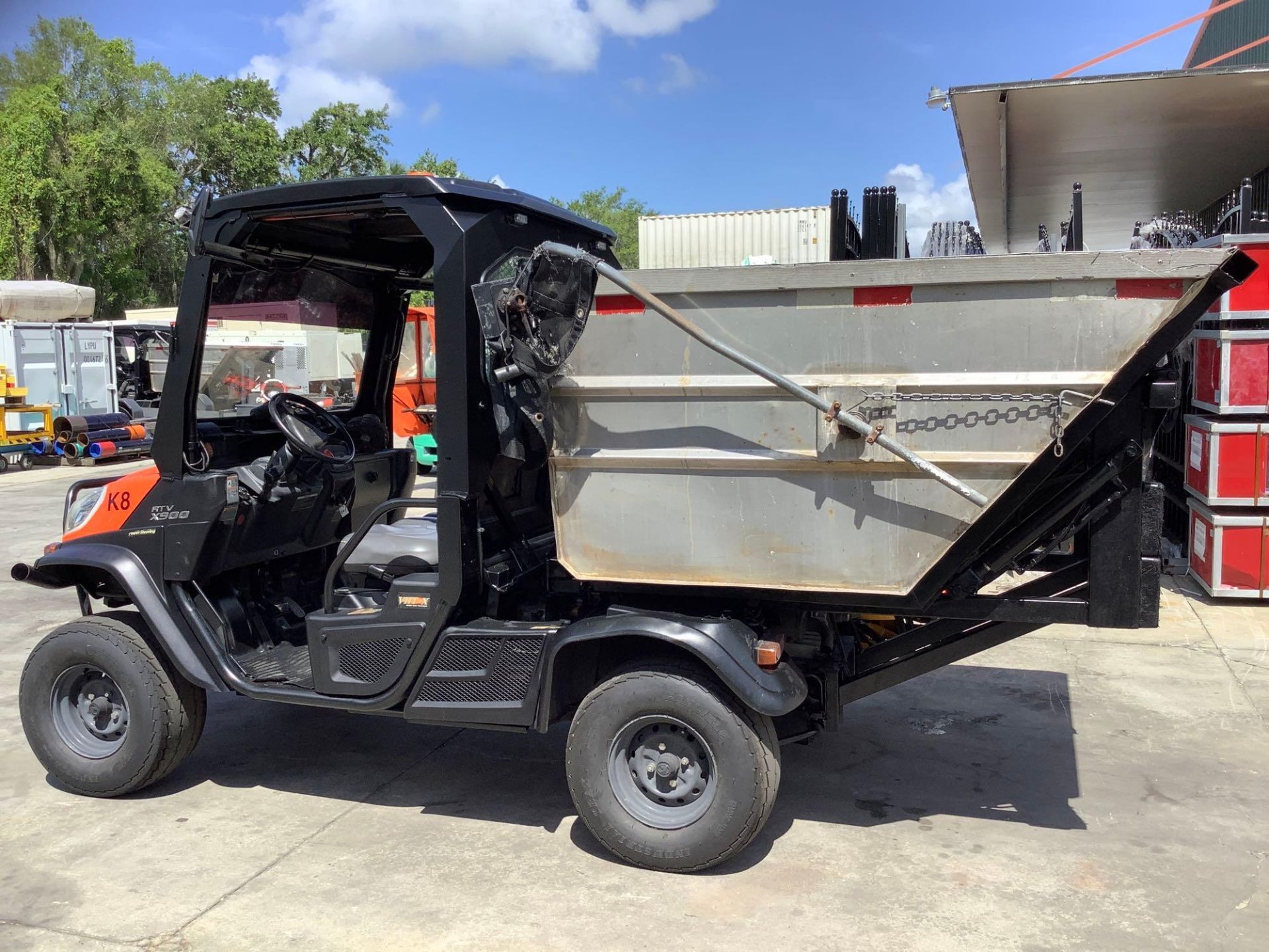 2017 KUBOTA RTV-X900 UTV WITH HYDRAULIC DUMP BED & HYDRAULIC TRASH CAN LOADER , DIESEL, 4WD, - Image 15 of 26