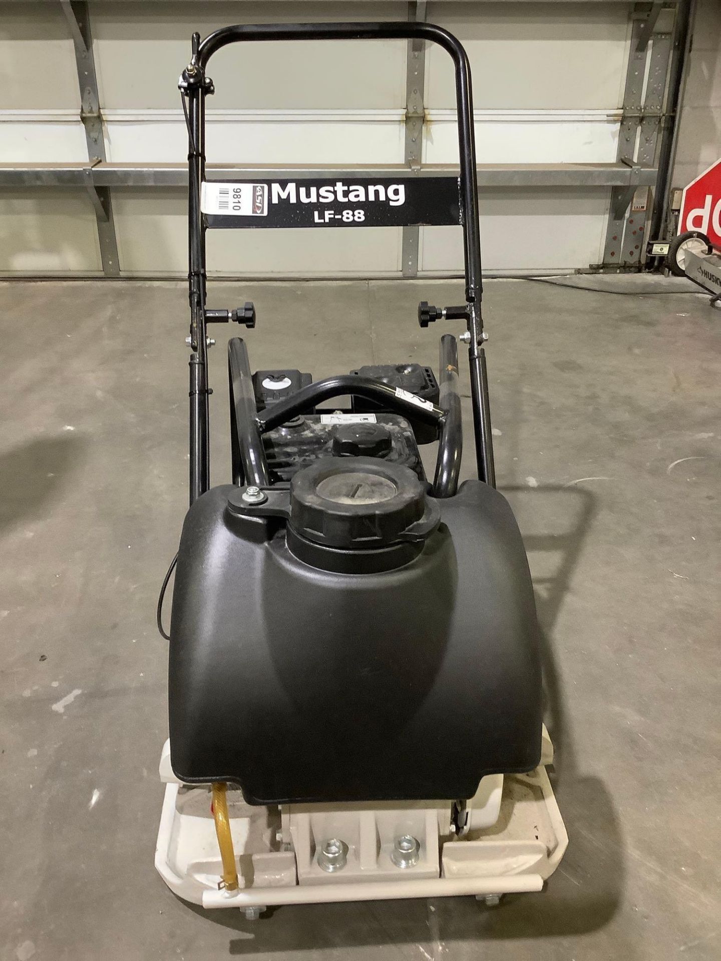 UNUSED MUSTANG LF-88 PLATE COMPACTOR WITH LONCIN 196cc ENGINE, GAS POWERED - Image 4 of 14