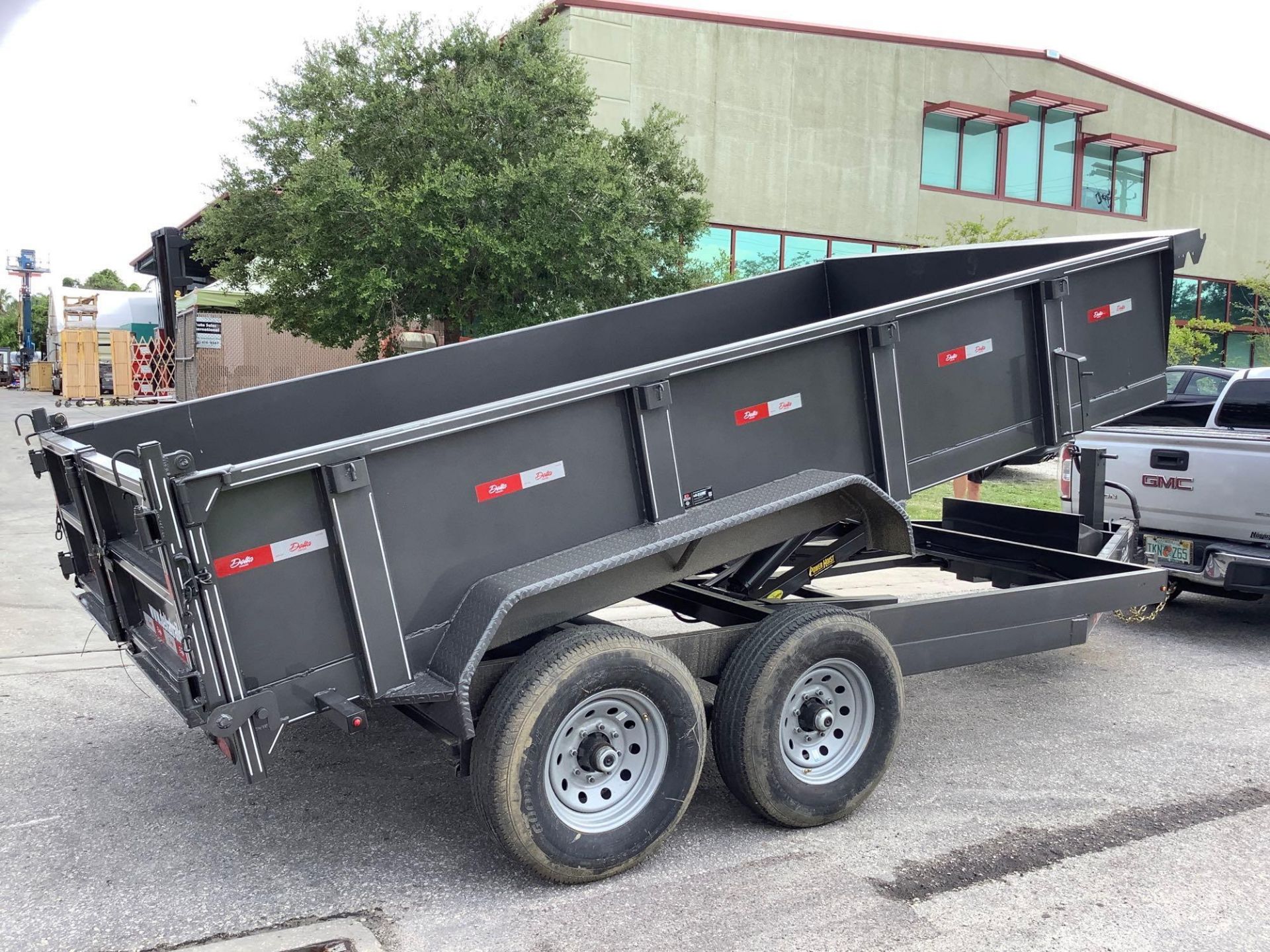 ***2022 DELTA HYDRAULIC DUMP TRAILER WITH REMOTE, APPROX GVWR 14000LBS, BUILT IN BATTERY CHARGE, ELE - Image 21 of 21