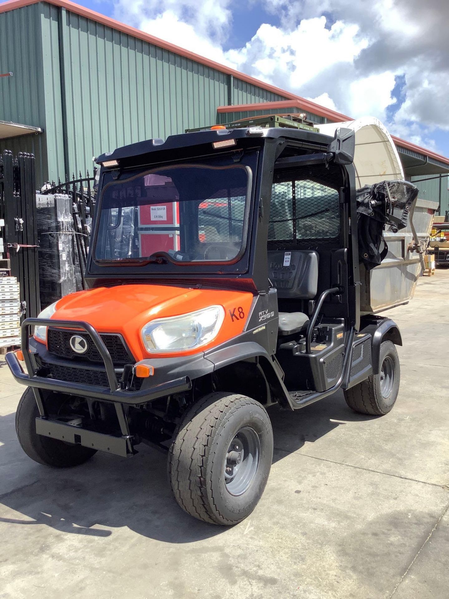 2017 KUBOTA RTV-X900 UTV WITH HYDRAULIC DUMP BED & HYDRAULIC TRASH CAN LOADER , DIESEL, 4WD, - Image 18 of 26