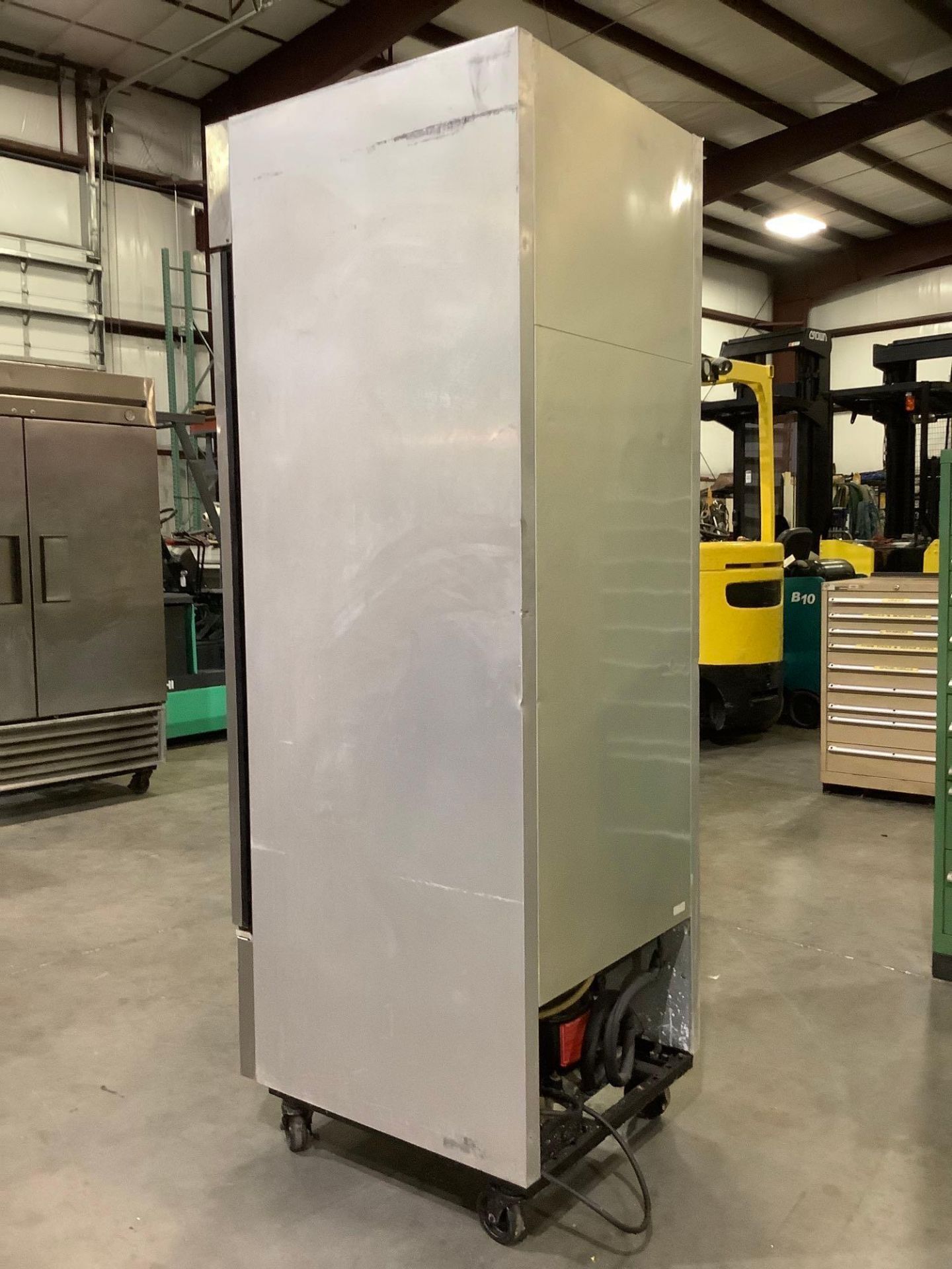 TRUE COMMERCIAL SINGLE DOOR REFRIGERATOR MODEL T-19F, APPROX 27” W x 30” L x 84” T, WORKS - Image 14 of 20