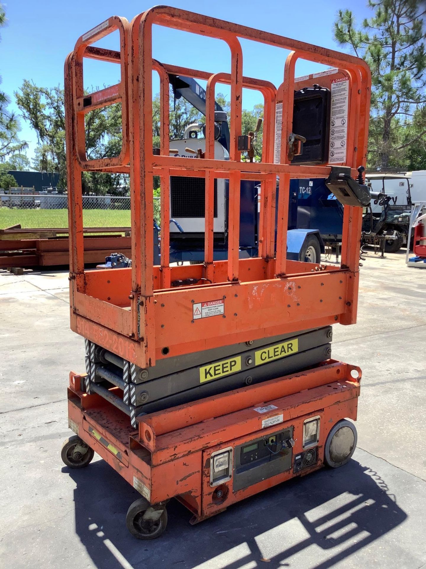 DINGLI MINI SCISSOR LIFT, CONDITION UNKNOWN