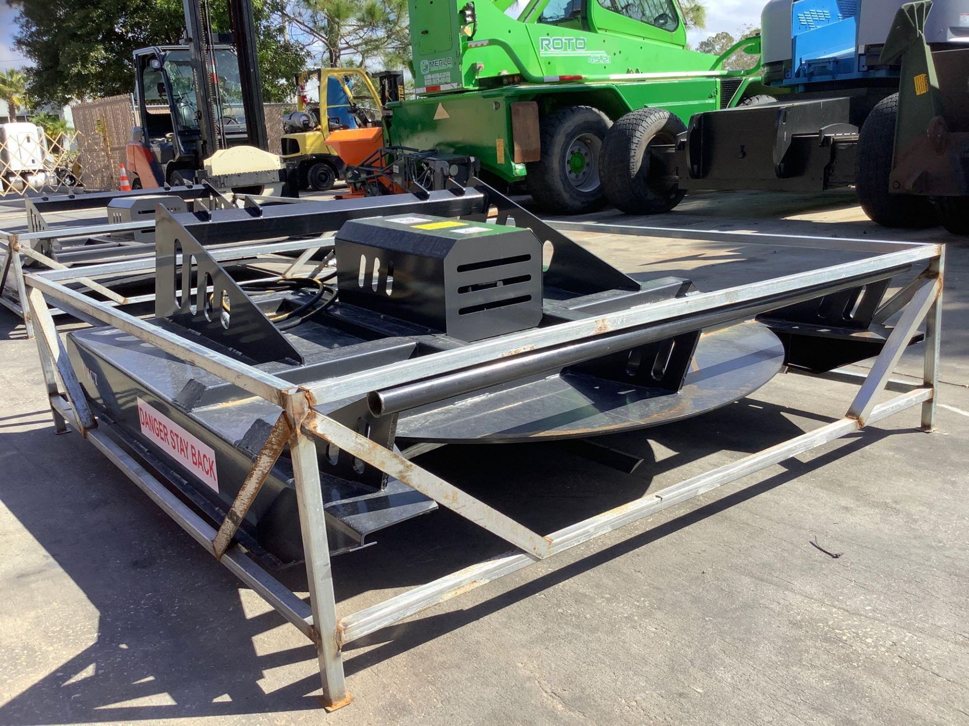 UNUSED JCT BRUSH CUTTER WITH STUMP JUMPER ATTACHMENT FOR UNIVERSAL SKID STEER, APPROX 72" - Image 2 of 6