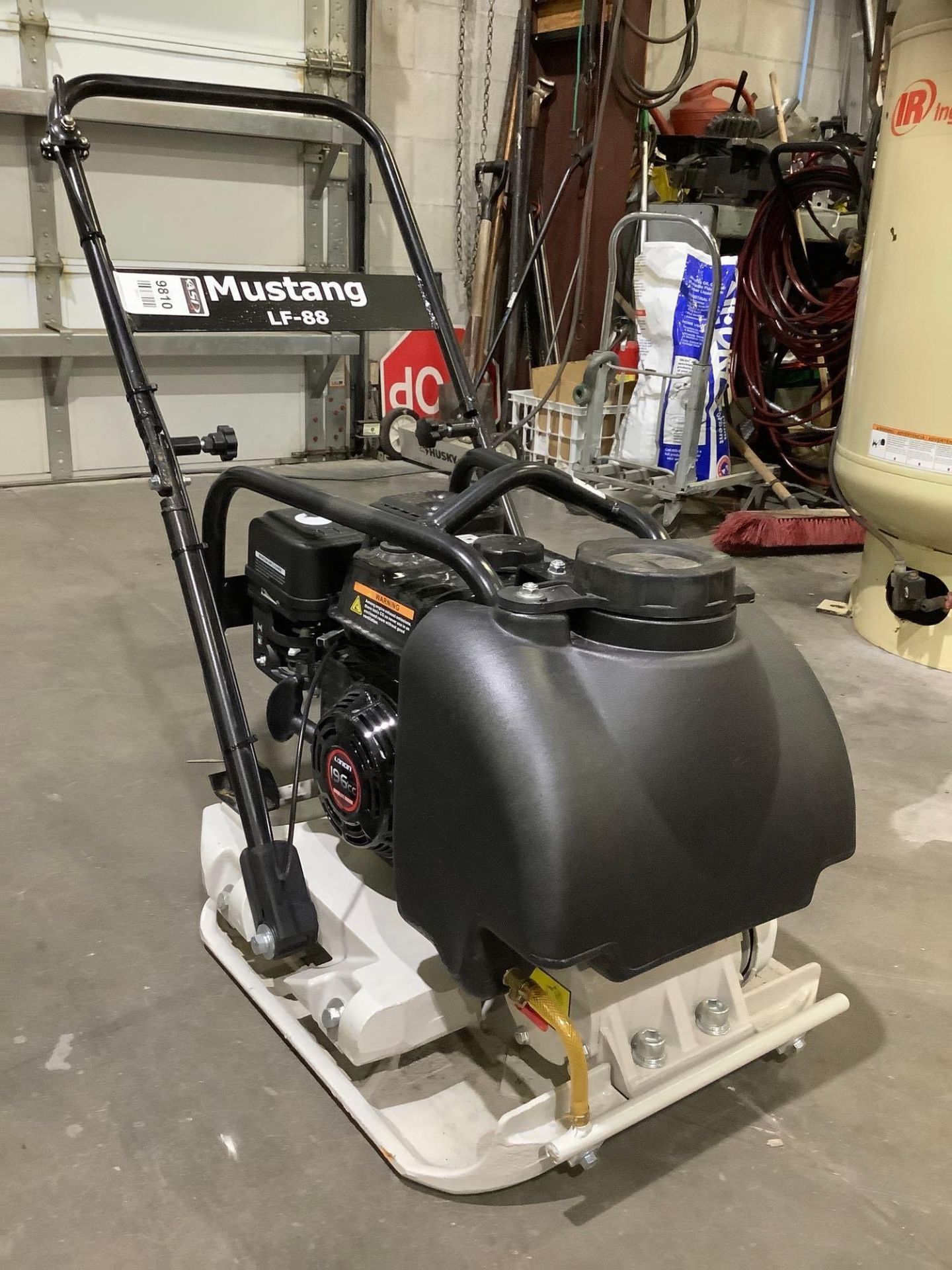 UNUSED MUSTANG LF-88 PLATE COMPACTOR WITH LONCIN 196cc ENGINE, GAS POWERED - Image 2 of 14