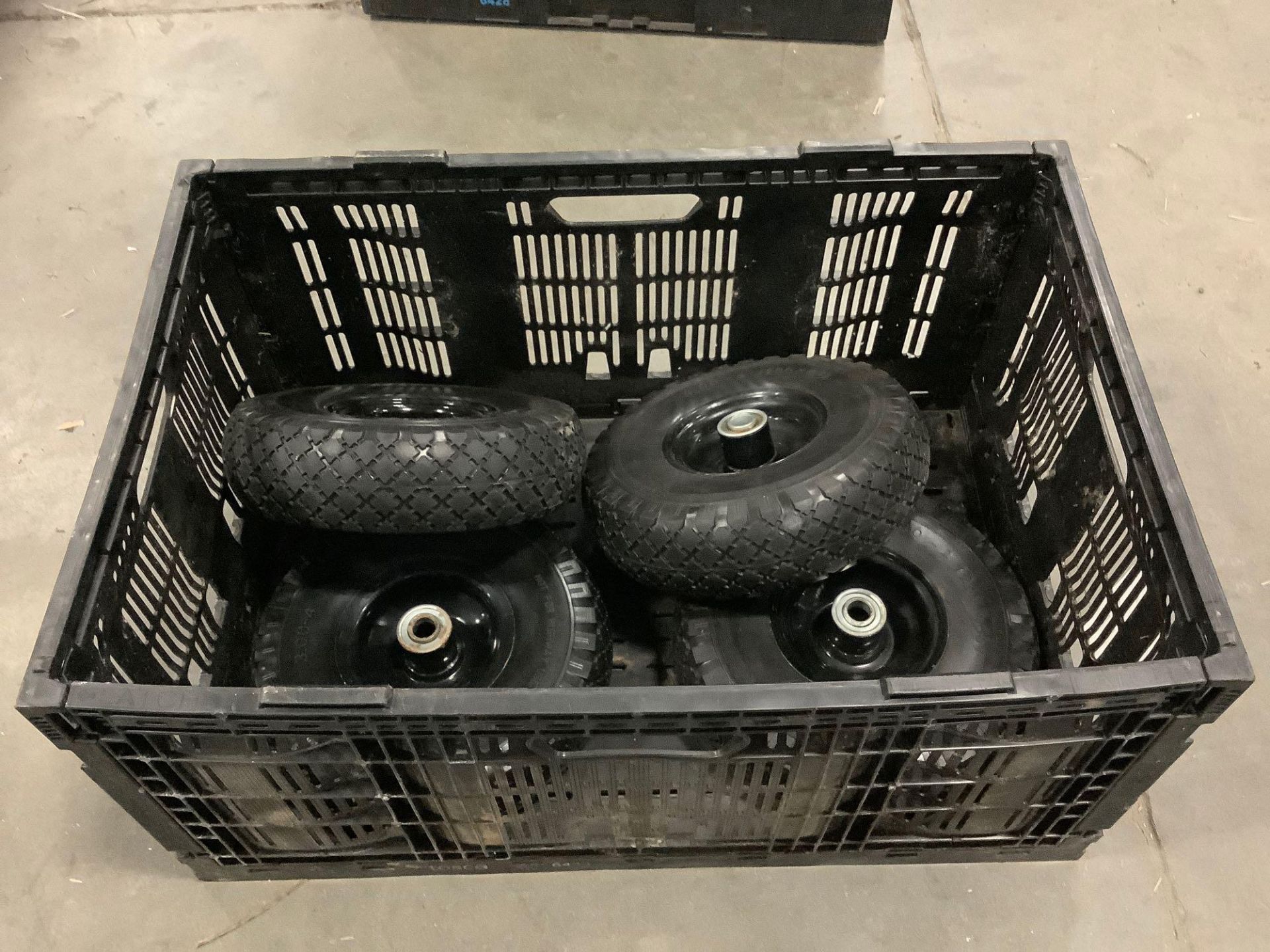 ( 4 ) UNUSED 10” SOLID TIRES 3.00-4 (260 x 85 ) WITH CARRYING CRATE