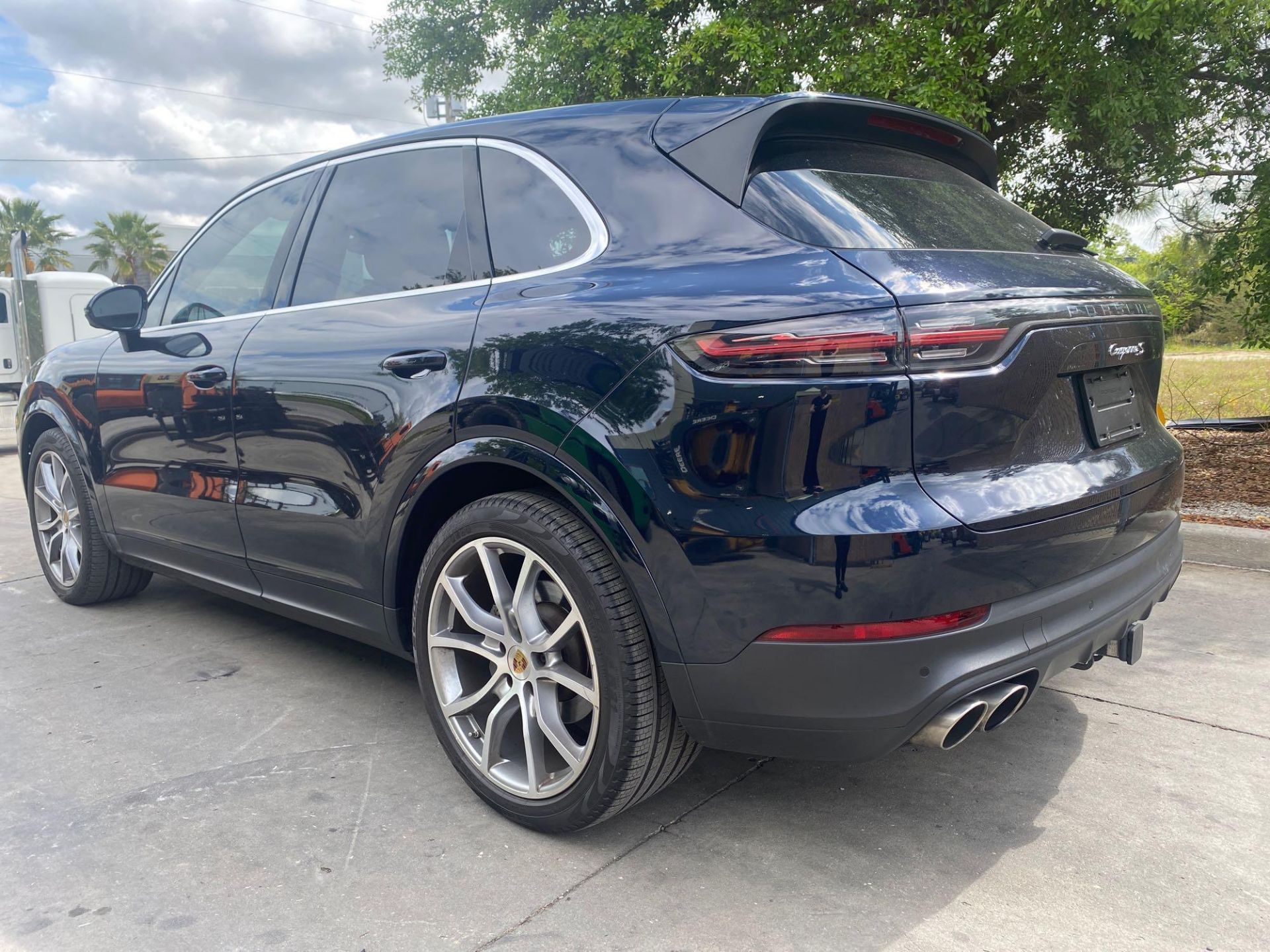 ***2019 PORSCHE CAYENNE S AWD SUV, LEATHER SEATS, MOON ROOF, A/C & HEATED SEATS, 2 KEYS INCLUDED - Image 6 of 47