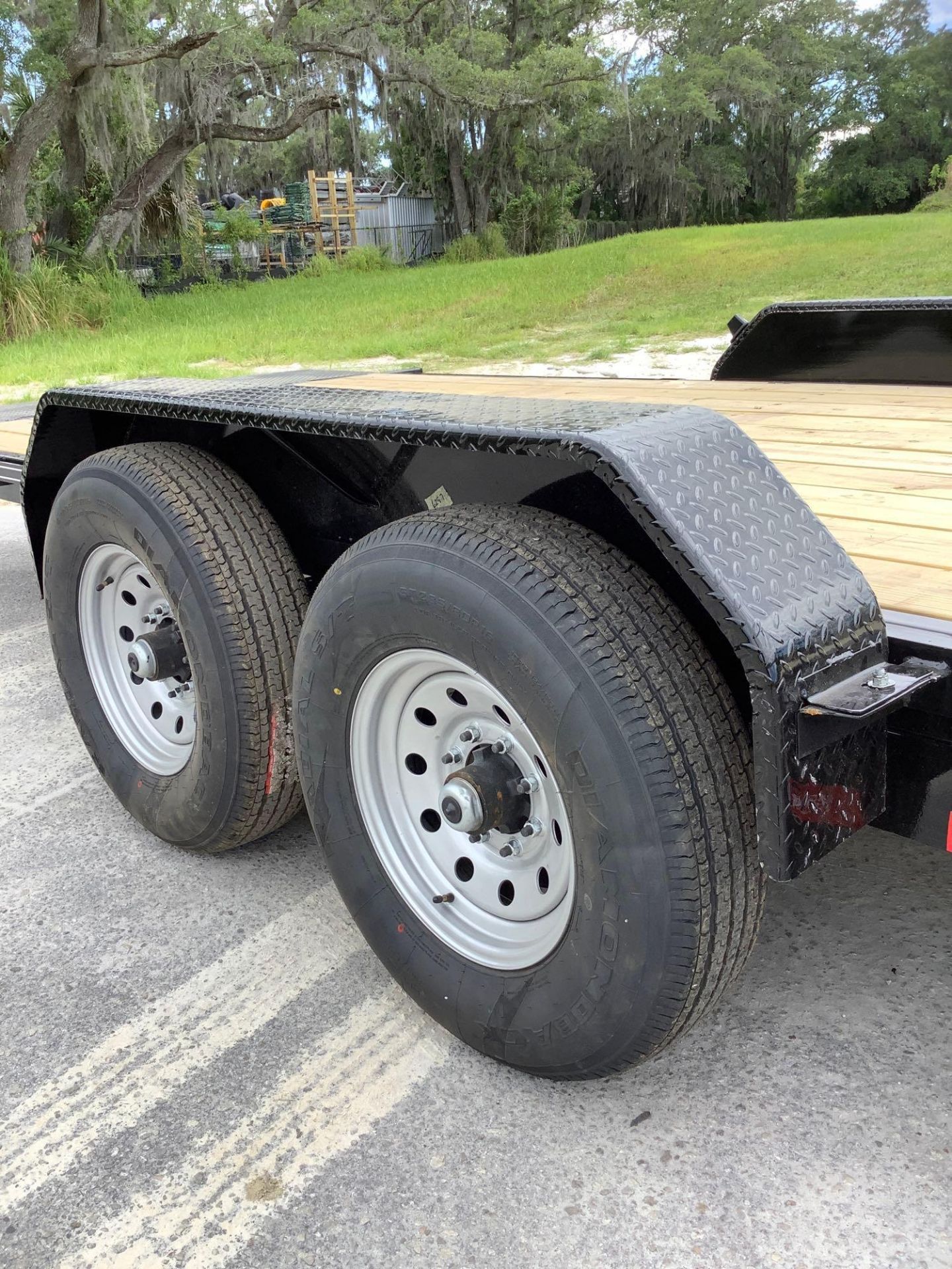 ***UNUSED 2022 DELTA TILT TRAILER, APPROX GVWR 14000LBS, APPROX 22FT LONG x 82” WIDE, ELECTRIC BRAKE - Image 15 of 18