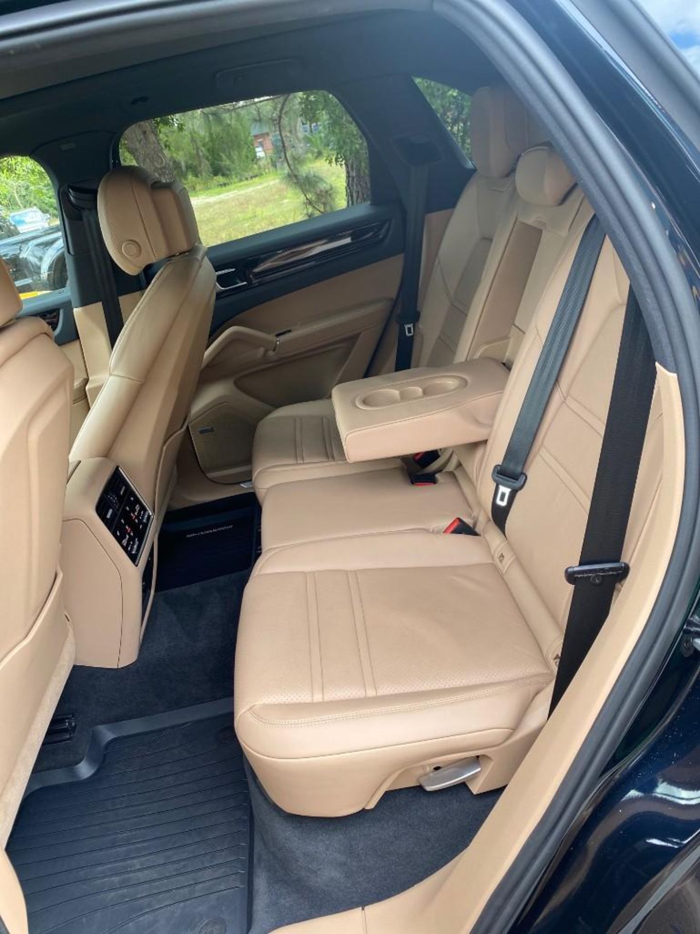 ***2019 PORSCHE CAYENNE S AWD SUV, LEATHER SEATS, MOON ROOF, A/C & HEATED SEATS, 2 KEYS INCLUDED - Image 27 of 47