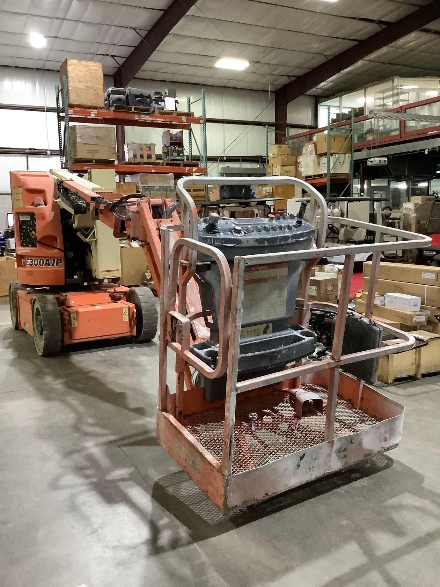 2008 JLG BOOM LIFT MODEL E300AJP, ELECTRIC, APPROX MAX PLATFORM HEIGHT 30FT - Image 12 of 17