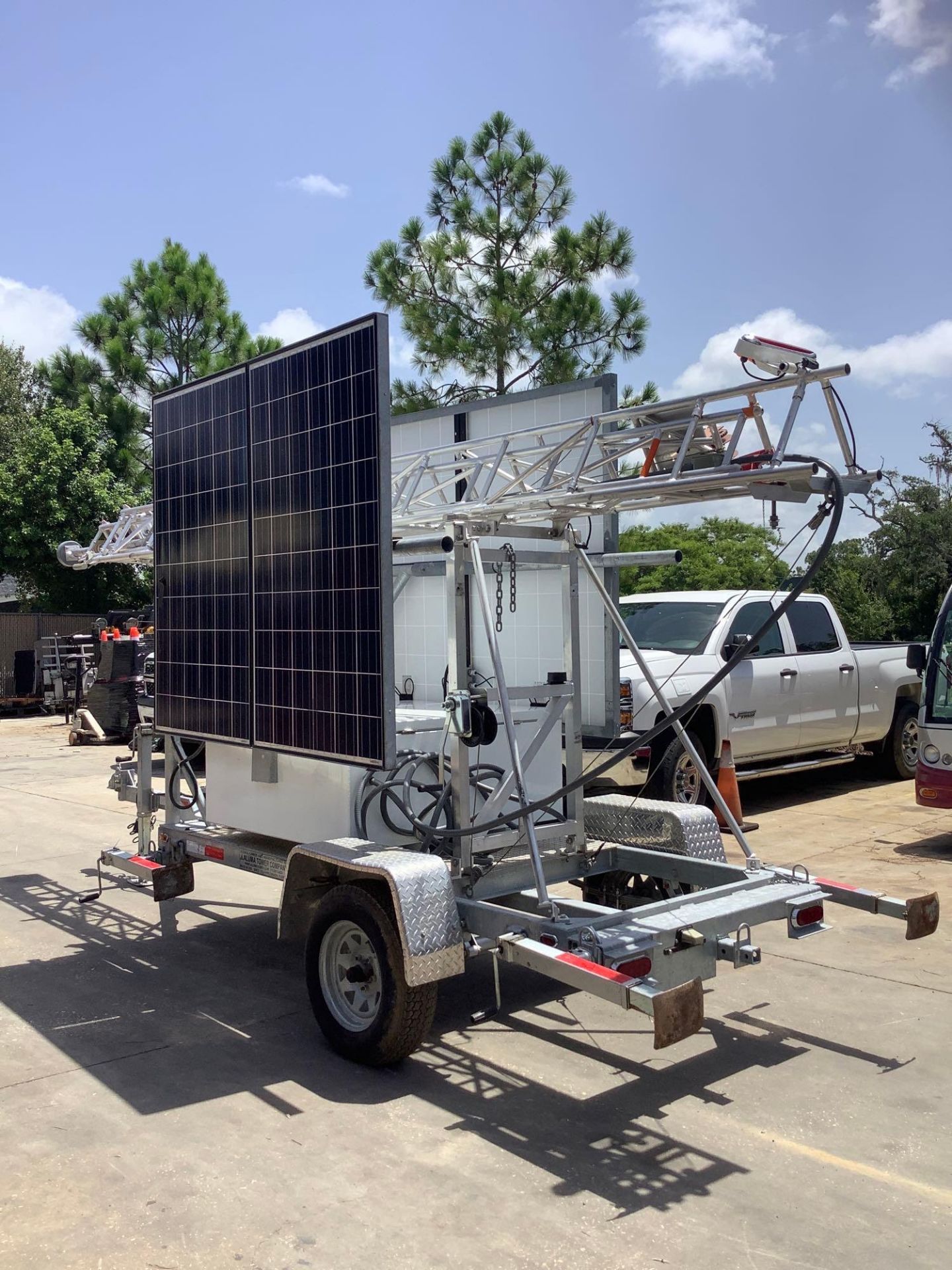 ALUMA MOBILE TOWER UNIT TRAILER WITH SUNSPARK SOLAR TYPE SMX260P ATTACHED - Image 13 of 27