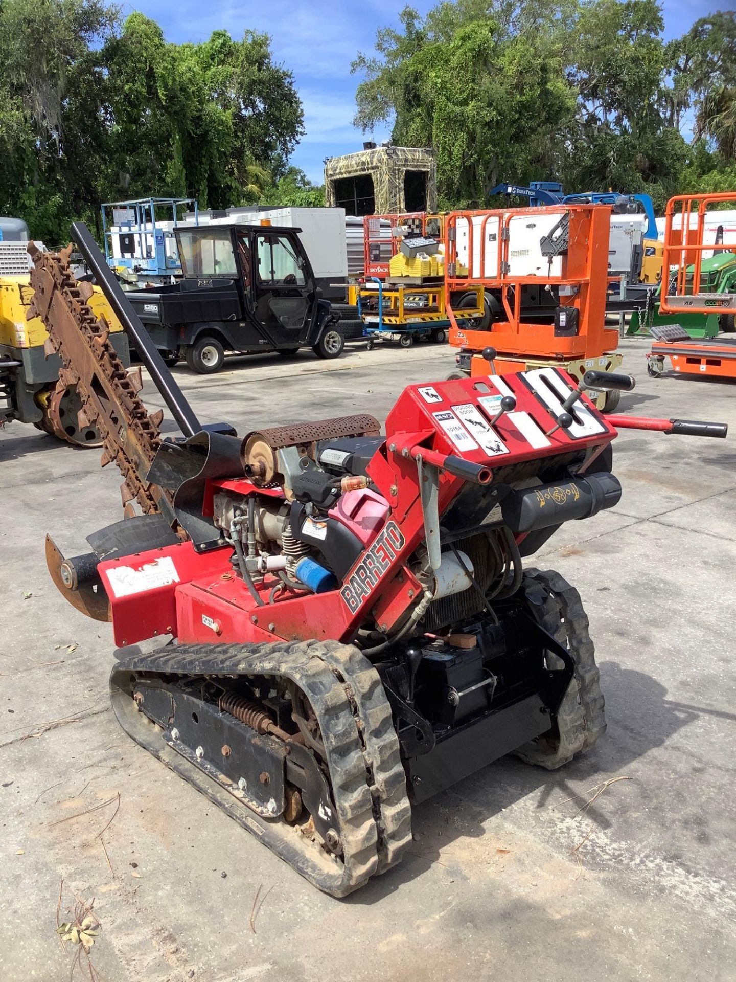 BARRETO 2324-TK WALK BEHIND TRENCHER , GAS POWERED, HONDA MOTOR, BLADE APPROX 36”, RUBBER TRACKS, RU - Image 2 of 16