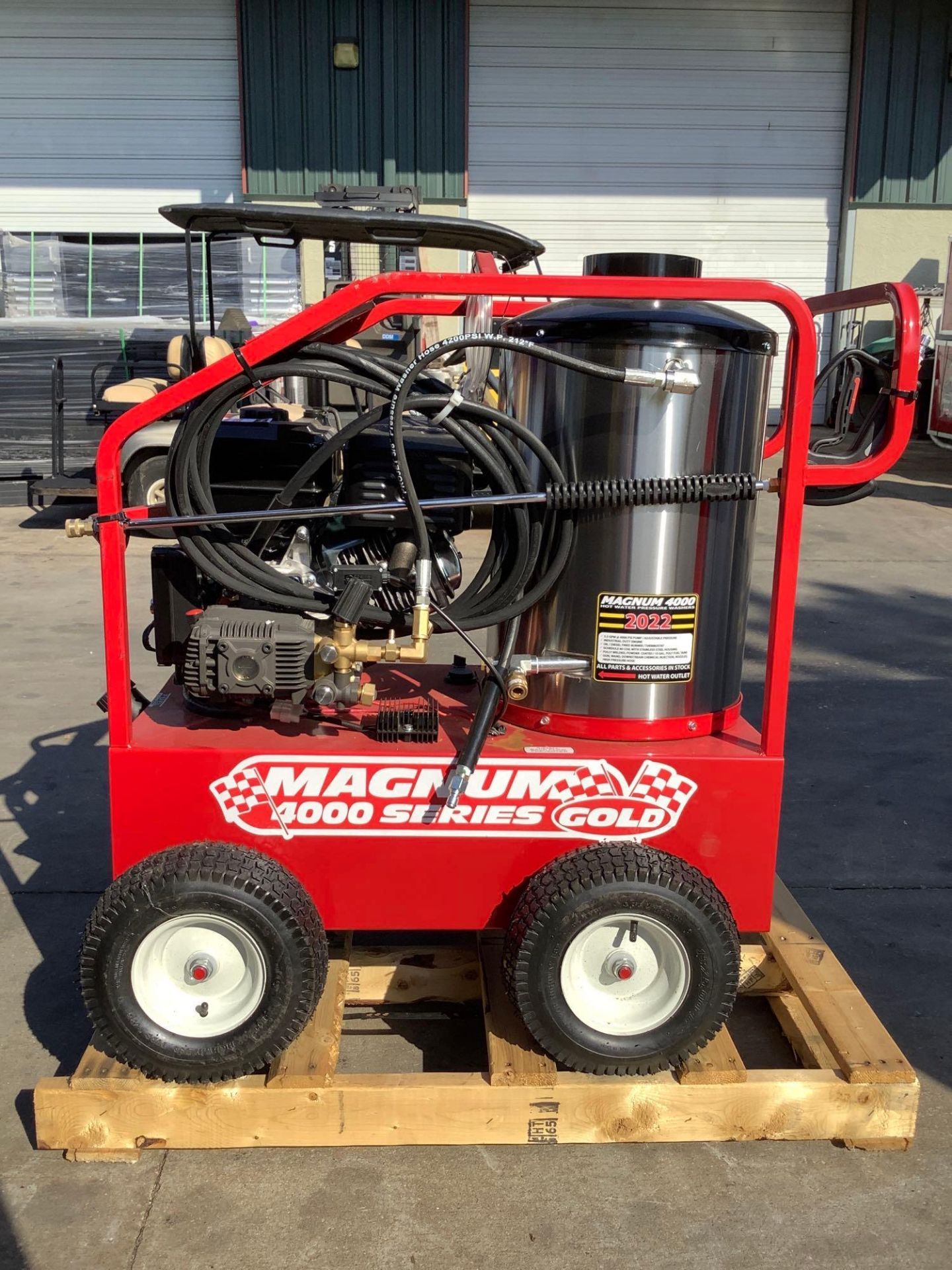 UNUSED 2022 MAGNUM 4000 SERIES GOLD HOT WATER PRESSURE WASHER,DIESEL GAS POWER, ELECTRIC START, APPR - Image 8 of 15