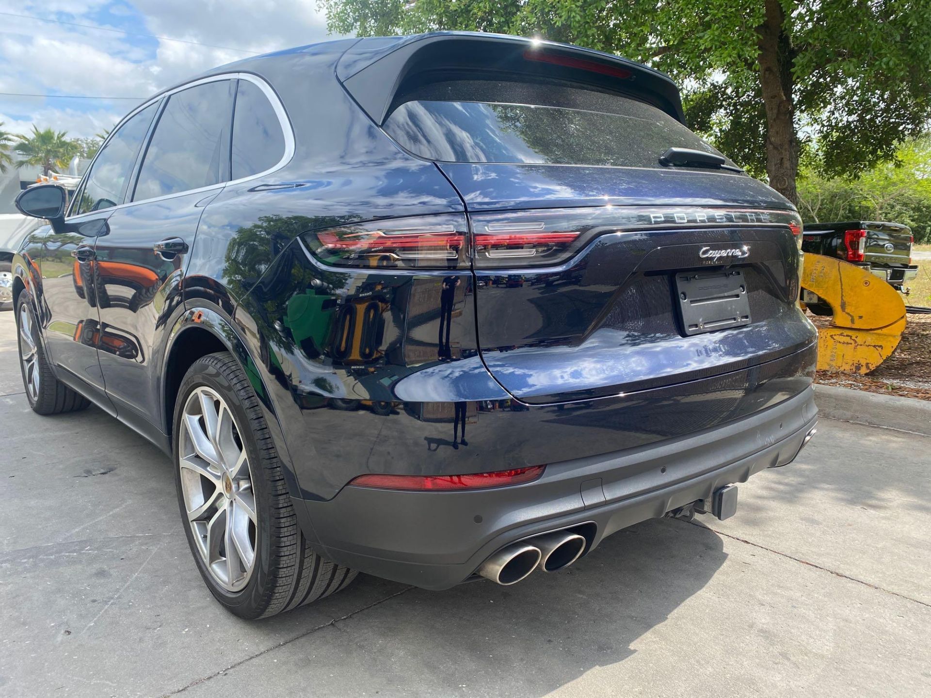 ***2019 PORSCHE CAYENNE S AWD SUV, LEATHER SEATS, MOON ROOF, A/C & HEATED SEATS, 2 KEYS INCLUDED - Image 7 of 47