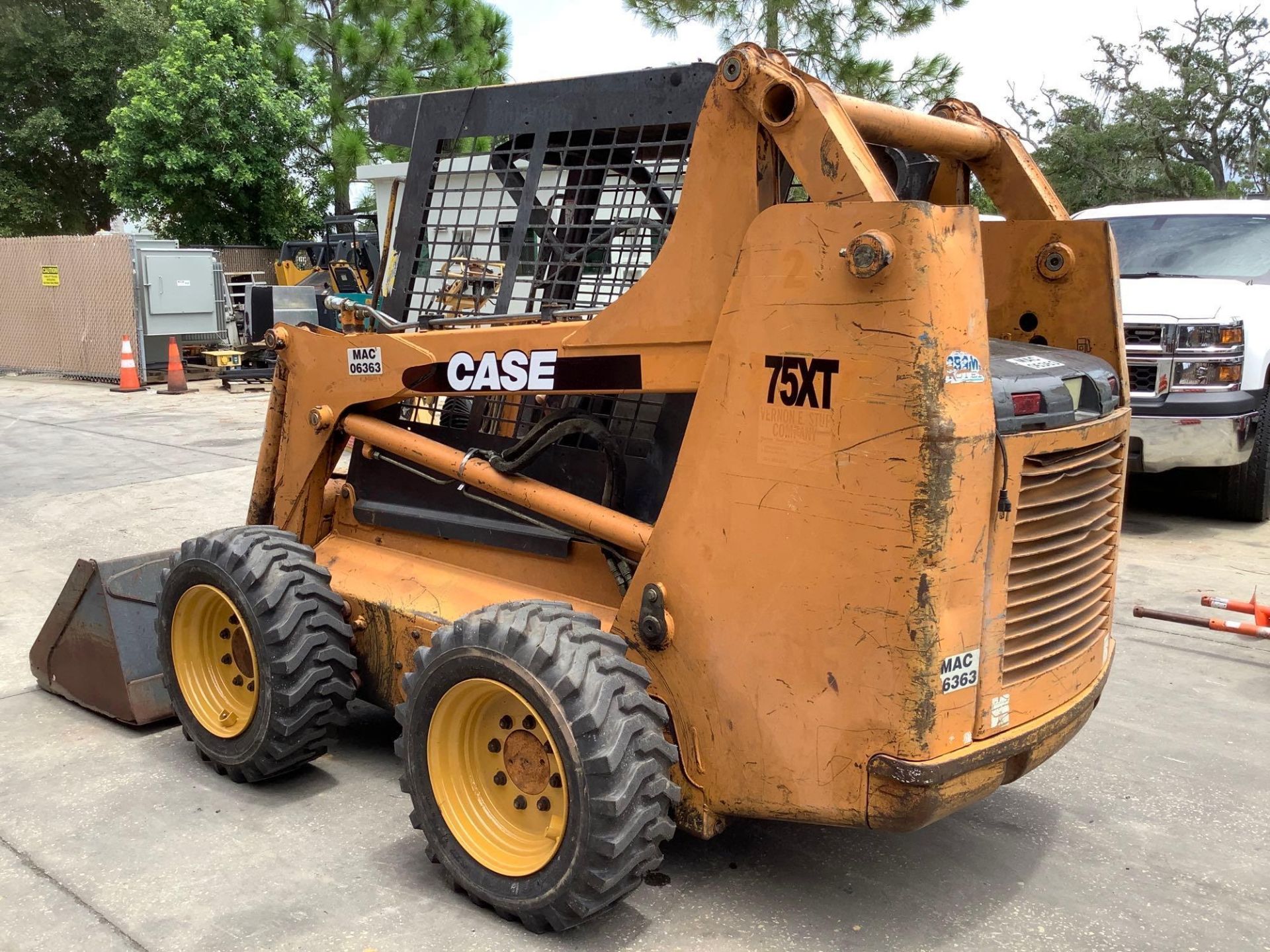 CASE SKID STEER MODEL 75XT, DIESEL, BUCKET APPROX 73” W, RUNS AND OPERATES - Image 4 of 22