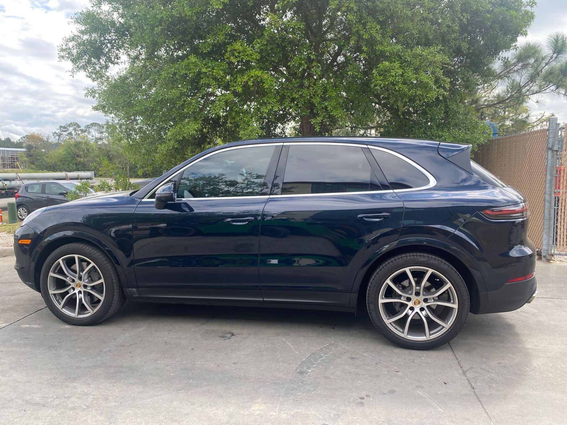 ***2019 PORSCHE CAYENNE S AWD SUV, LEATHER SEATS, MOON ROOF, A/C & HEATED SEATS, 2 KEYS INCLUDED - Image 5 of 47