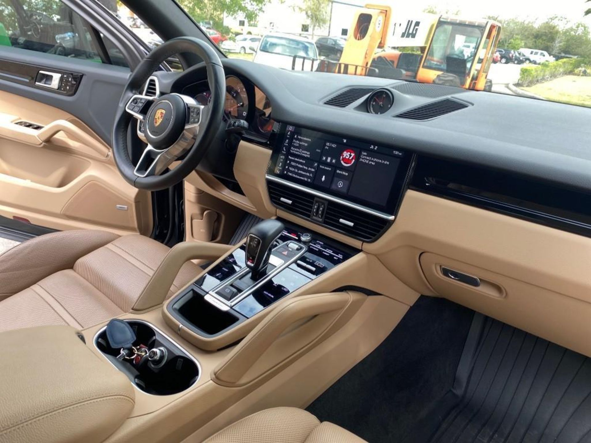 ***2019 PORSCHE CAYENNE S AWD SUV, LEATHER SEATS, MOON ROOF, A/C & HEATED SEATS, 2 KEYS INCLUDED - Image 25 of 47