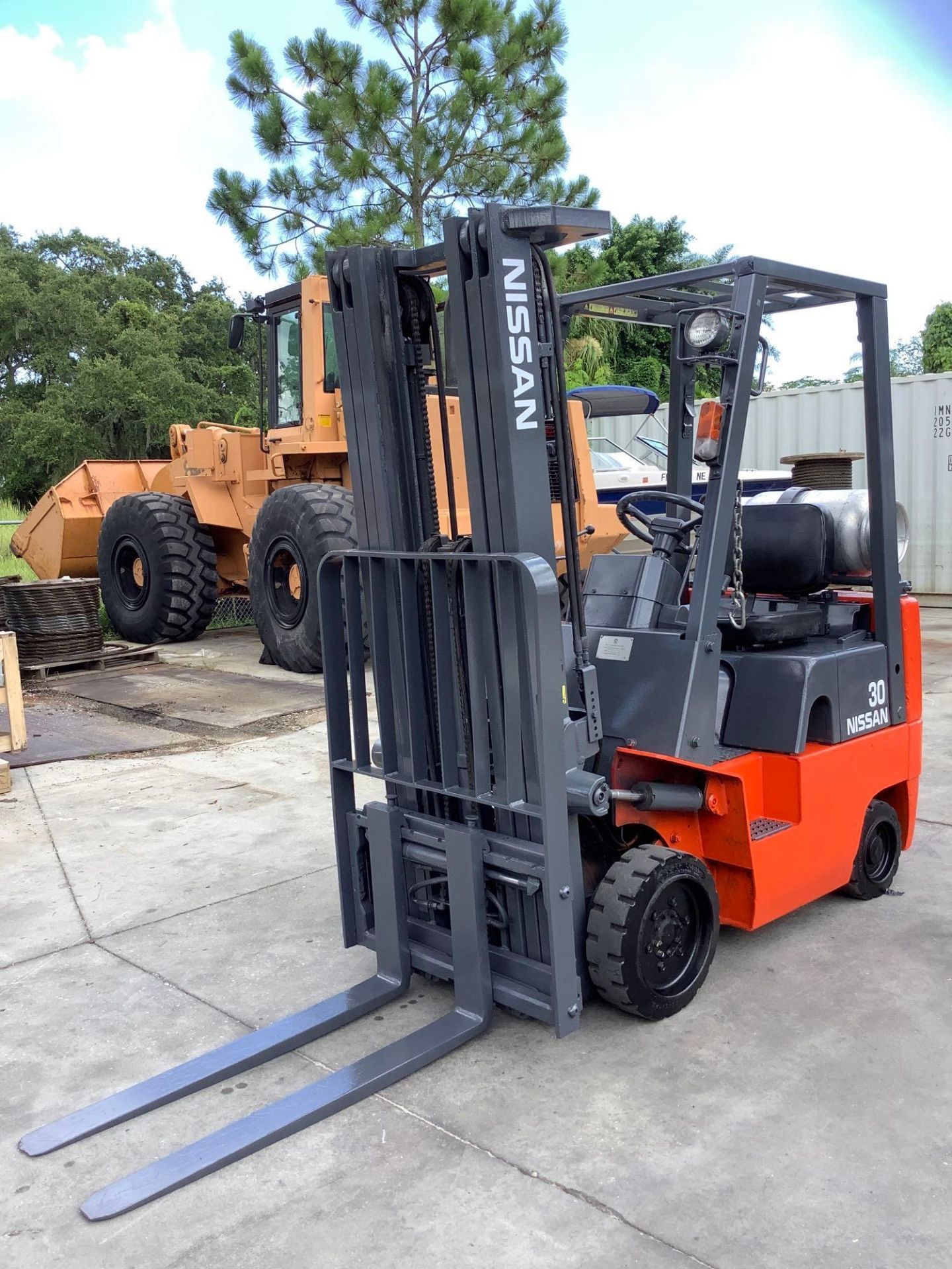 NISSAN OPTIMUM 30 FORKLIFT MODEL CPJ01A15PV, LP POWERED, APPROX MAX CAPACITY 3000LBS, APPROX MAX HEI - Image 3 of 17